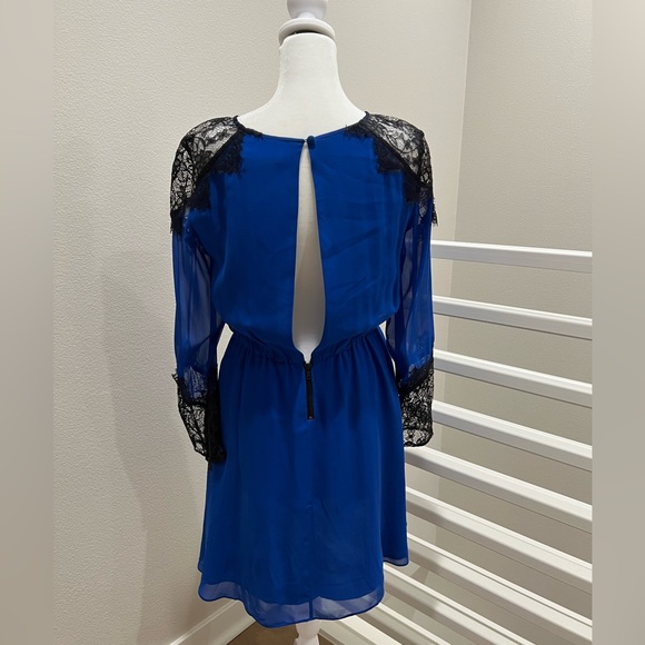 Alice + Olivia Dany Lace Shoulder Pleat Front Dress in Cobalt, XS - Picture 6 of 6